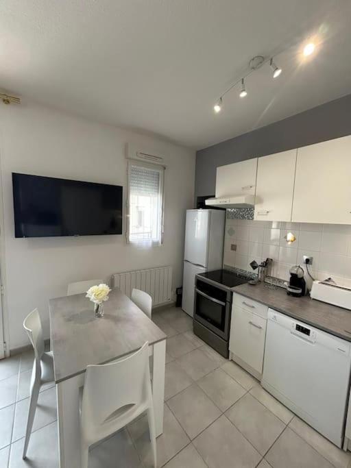 Apartamento 2 Climatise Plein Centre Et Parking